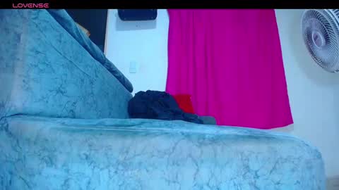 Snapshot of pamela_black_bigcock chatting on 02-15-25, 01:21 pamela_black_bigcock online show from 02-15-25, 01:21