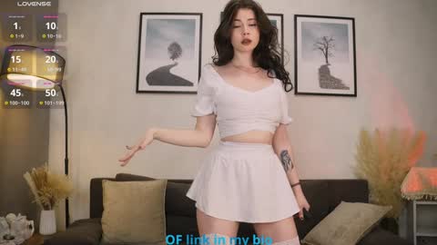 Diana online show from 11-24-25, 11:37