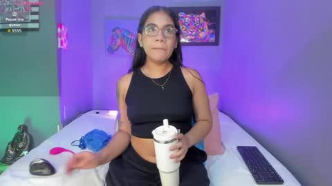 Snapshot of pammelaross chatting on 04-28-26, 05:18 Pammela online show from 04-28-26, 05:18