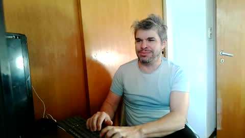 Snapshot of panchomadrid chatting on 05-21-26, 12:23 Pancho Madrid online show from 05-21-26, 12:23