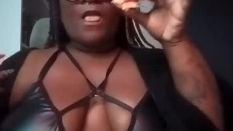 Snapshot of pandamami chatting on 02-16-25, 03:58 pandamami online show from 02-16-25, 03:58