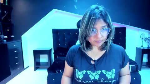 Snapshot of pandoracherry chatting on 01-04-25, 06:41 Pandora online show from 01-04-25, 06:41