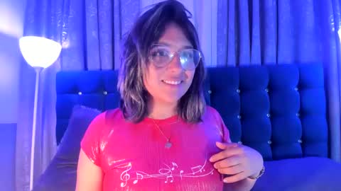 Snapshot of pandoracherry chatting on 01-10-25, 08:40 Pandora online show from 01-10-25, 08:40