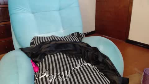 Carolinesworldx online show from 03-21-26, 12:54