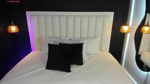 Snapshot of pandoramiller chatting on 02-10-26, 05:06 Pandoramiller online show from 02-10-26, 05:06