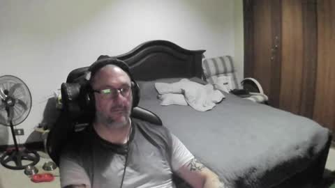 Snapshot of panoramix8080 chatting on 10-30-25, 03:52 panoramix8080 online show from 10-30-25, 03:52