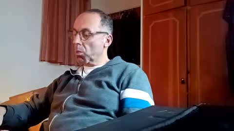 pansak1973 online show from 02-15-25, 12:54