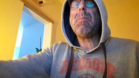 pansak1973 online show from 02-22-25, 02:41