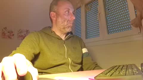 pansak1973 online show from 03-12-25, 12:36