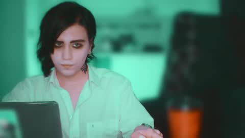 In bio online show from 04-10-26, 06:12