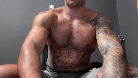 Snapshot of panther_style chatting on 04-30-26, 02:12 Oleg online show from 04-30-26, 02:12