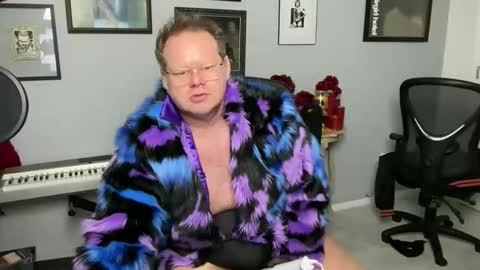 Snapshot of pantyhosedking chatting on 11-29-25, 01:14 PantyhoseKing online show from 11-29-25, 01:14