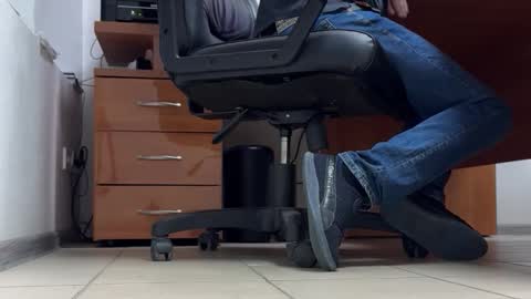 Pantyhose Lover online show from 10-28-25, 05:11