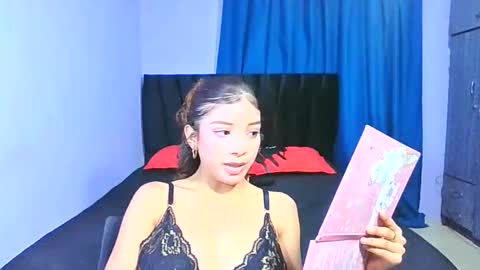 Snapshot of pao2helena chatting on 02-17-26, 11:55 pao2helena online show from 02-17-26, 11:55