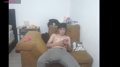 Snapshot of paola_alexander chatting on 03-02-25, 04:50 paola y alexander online show from 03-02-25, 04:50