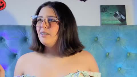 Paola Lyon online show from 11-14-25, 05:22