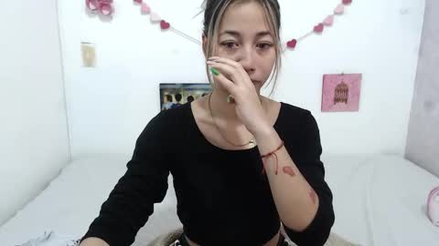 Paola online show from 03-05-25, 04:24