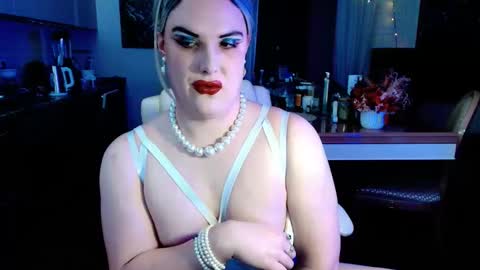 Snapshot of paoladoll chatting on 02-22-26, 10:14 Sarina Williams online show from 02-22-26, 10:14