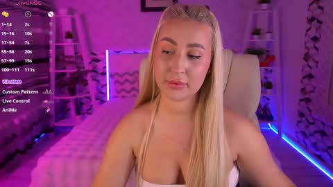 Snapshot of paolamola chatting on 05-03-26, 02:34 Lia online show from 05-03-26, 02:34