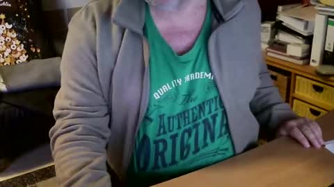 papa309348689 online show from 01-08-25, 11:32