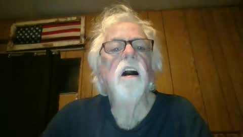 Snapshot of papajb70 chatting on 02-01-26, 02:10 papajb70 online show from 02-01-26, 02:10