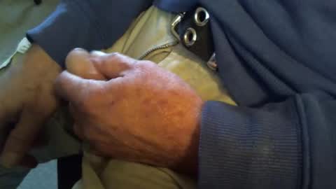 Snapshot of pappa_smurf_ chatting on 11-27-25, 09:50 Shmoo online show from 11-27-25, 09:50