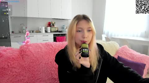 Melena online show from 03-28-26, 01:38