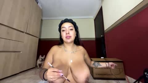 Snapshot of paradise_city__ chatting on 02-15-26, 09:33 DAILYNPC OF online show from 02-15-26, 09:33