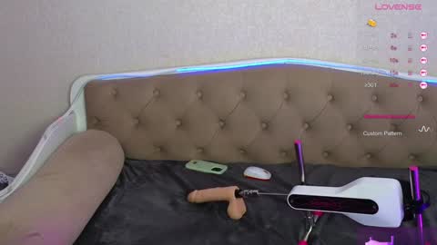 Snapshot of paradisepleasure_ chatting on 12-27-24, 05:09 Allie  Alex Thumbs up if you like us online show from 12-27-24, 05:09