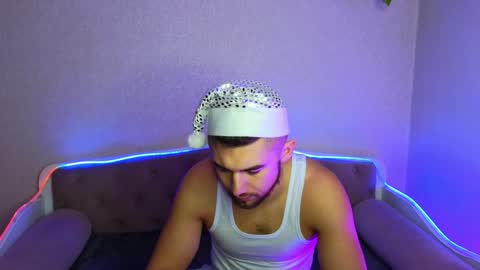 Snapshot of paradisepleasure_ chatting on 12-30-24, 01:58 Allie  Alex Thumbs up if you like us online show from 12-30-24, 01:58