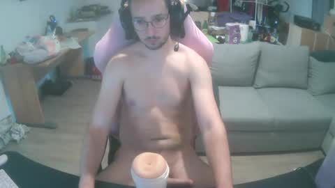Snapshot of paradoxe91 chatting on 06-23-26, 08:45 paradoxe91 online show from 06-23-26, 08:45