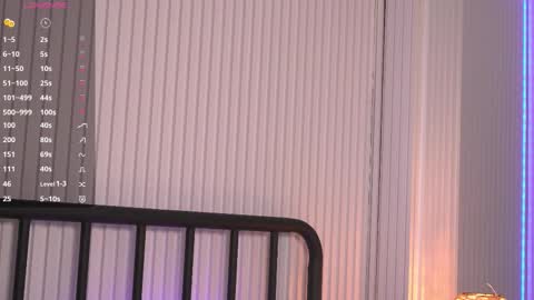 Paris  online show from 12-19-25, 03:46