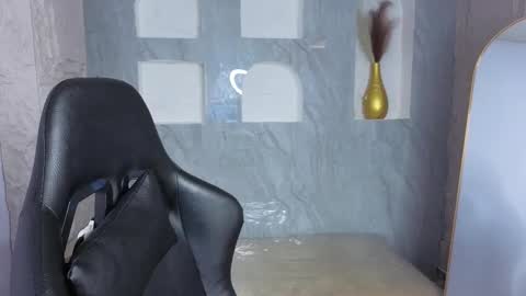 paris online show from 11-14-25, 03:05