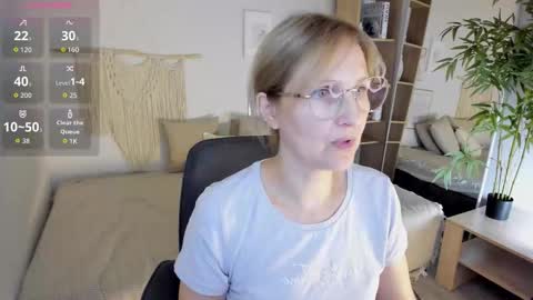 Paris online show from 09-18-25, 07:27