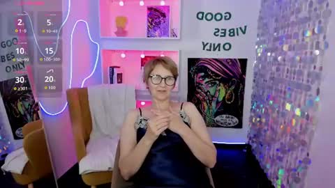 Snapshot of paris_cherry chatting on 07-29-26, 06:28 Paris online show from 07-29-26, 06:28