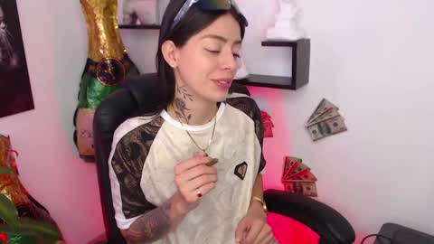 Paris D angelo online show from 01-20-25, 06:10