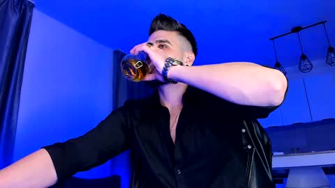 Paris online show from 12-15-24, 10:47