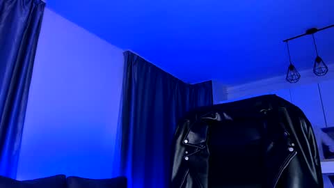 Paris online show from 12-29-24, 02:06