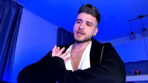 Paris online show from 01-06-25, 05:38