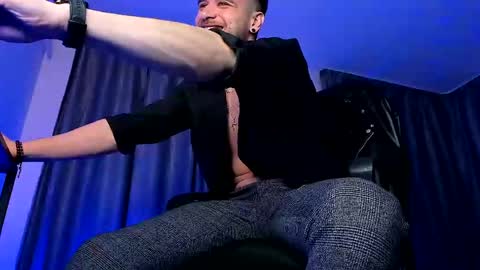 Paris online show from 02-17-25, 04:09