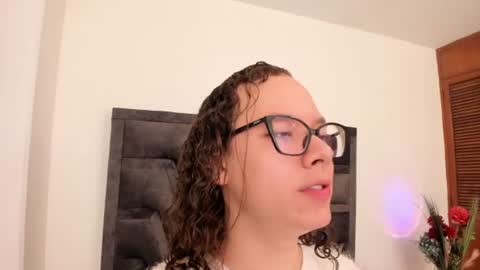 Snapshot of paris_mendez chatting on 07-22-26, 12:19 PARIS LOVE online show from 07-22-26, 12:19