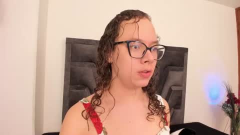Snapshot of paris_mendez chatting on 07-24-26, 11:08 PARIS LOVE online show from 07-24-26, 11:08