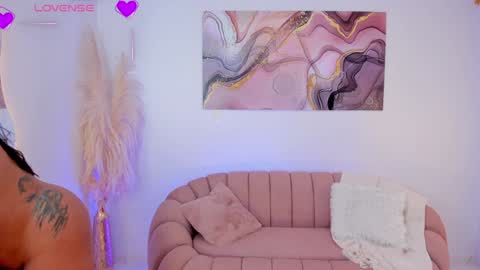 Paris  online show from 02-06-25, 10:00