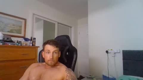 Snapshot of parisstone1557 chatting on 02-25-26, 04:33 parisstone1557 online show from 02-25-26, 04:33