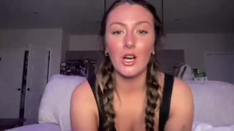Snapshot of parkermonroeofficial chatting on 07-22-26, 03:31 Parker Monroe online show from 07-22-26, 03:31