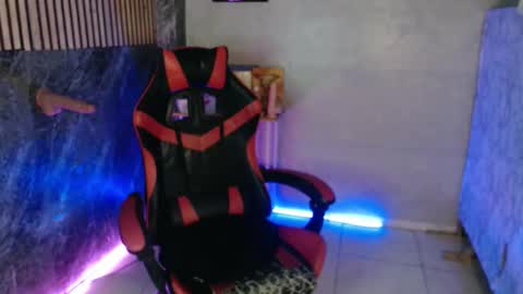 Snapshot of parkseo_yeon chatting on 09-13-25, 12:21 HENRY online show from 09-13-25, 12:21