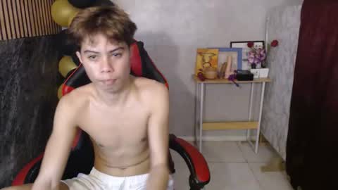 Snapshot of parkseo_yeon chatting on 12-14-25, 07:47 HENRY online show from 12-14-25, 07:47