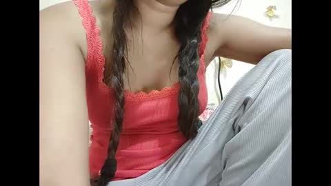 parneetu_642 online show from 04-14-26, 03:45