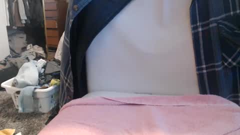 Snapshot of partyndwn chatting on 09-15-25, 04:18 partyndwn online show from 09-15-25, 04:18