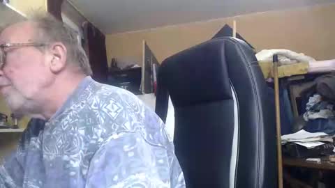 pascal88881 online show from 12-15-24, 07:10